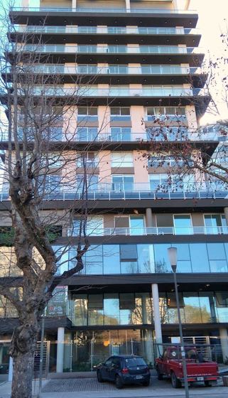 Boulevard Camacuá — edificio de viviendas en Olivos, obra de Estudio Aldabe
