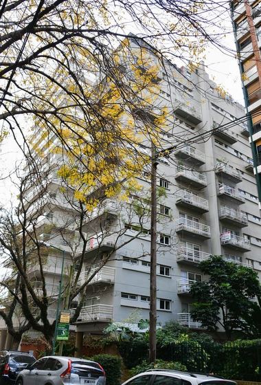 Rosales 2755 — edificio de viviendas en Olivos, obra de Estudio Aldabe